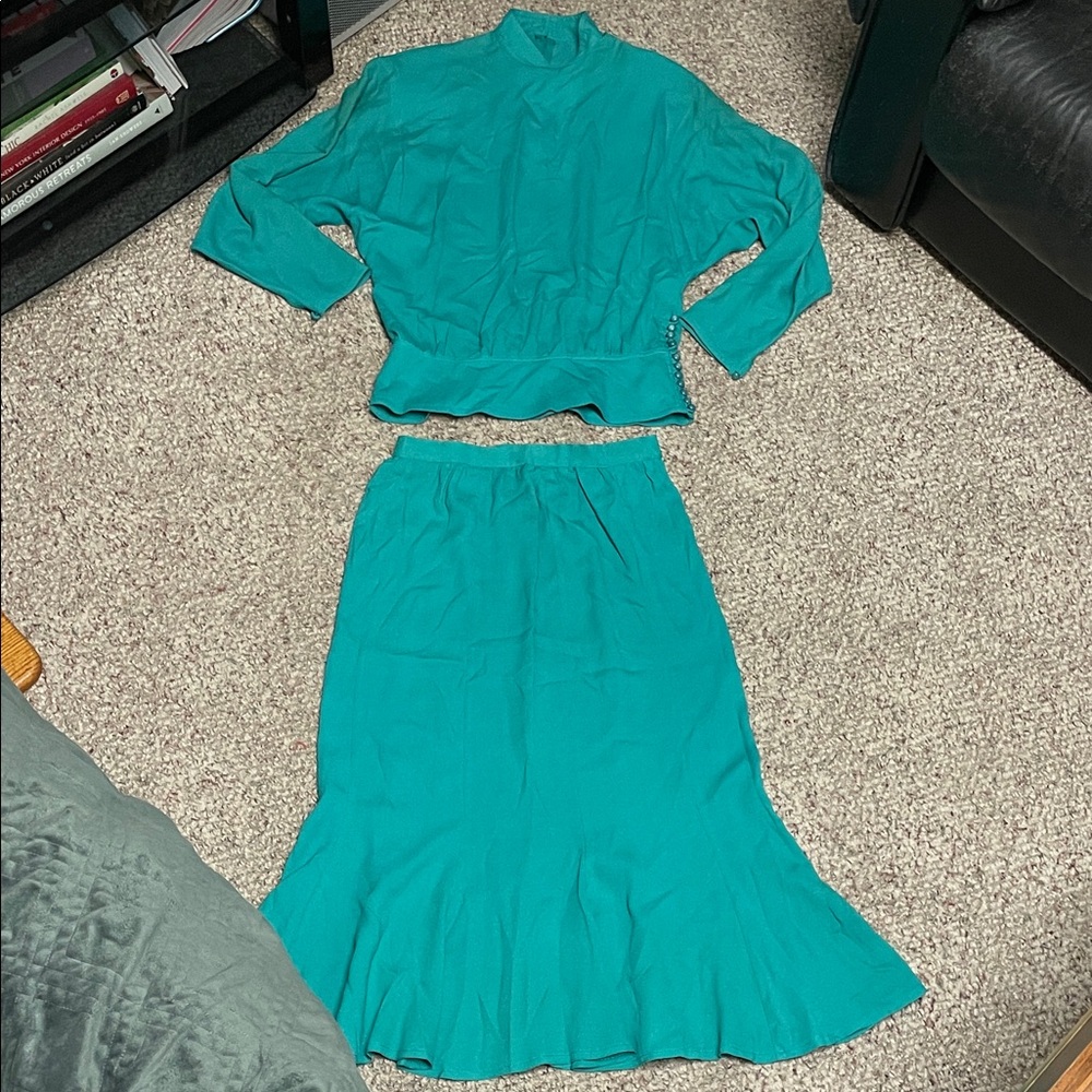 Vintage 80s/90s batwing sholder pad top Teal Women's midi flare hem skirt Set
